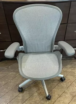 Buy Herman Miller Aeron Office Chair  Size B • 350$
