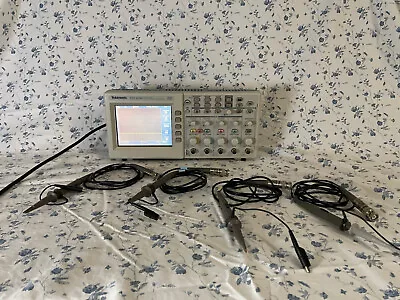 Buy Tektronix - TDS2024, 200MHz Oscilloscope, 4 Channel, 2GS/s (With 4 Probes) • 220$