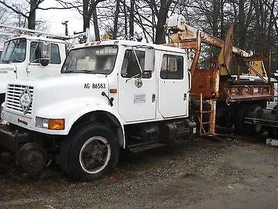 Buy  Crane Dump Truck • 6,500$
