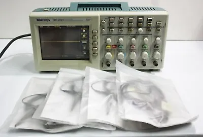 Buy Tektronix Oscilloscope TDS2024 With OEM Probe X4  • 1,100$