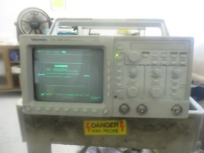 Buy Tektronix: TDS 340 Two Channel Digital Real-Time Oscilloscope.   < • 149.99$