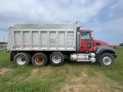Buy 2007 Mack Granite Cv713 Tri-axle Dump Truck With Title • 61,500$