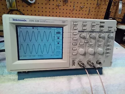 Buy Tektronix TDS 220 2-channel 100MHz Digital Oscilloscope With Probes • 240$