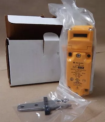 Buy Allen Bradley 440K-MT55038 Guardmaster Safety Interlock Switch Ser C  • 68$
