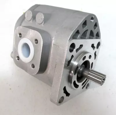 Buy Hydraulic Pump Replacement Will Fit John Deere Compact Tractor - AM877525 • 287.55$