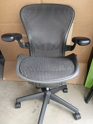 Buy Herman Miller Classic Aeron Chair Size B Medium  Adjustable • 499$