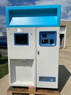 Buy Ice Vending Machine/ Hontech Group IWDS1D17 Machine W/ Bagger • 20,000$