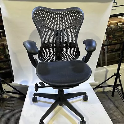 Buy Herman Miller Mirra Office Chair • 275$