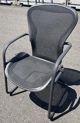 Buy Herman Miller Aeron Side Chairs Set Of 4 • 654.32$