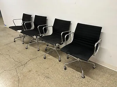 Buy Herman Miller Eames Office Chair / Management Desk Chair / Vintage Chair • 500$
