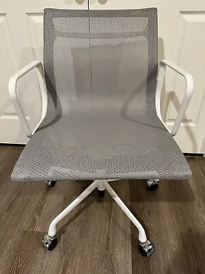 Buy Herman Miller Eames Aluminum Management Group Office Executive Chair EA335 • 595$