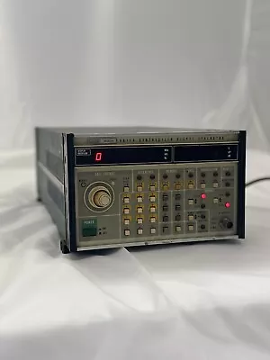 Buy FLUKE 6011A Synthesized Signal Generator W/ Options 01, 04, 05, And 09, 11 MHz. • 125$