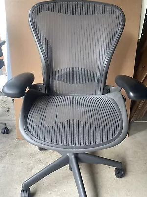 Buy Herman Miller Classic Aeron Chair Size B Medium  Adjustable • 499$