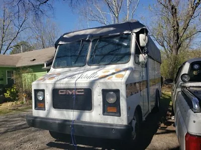 Buy FOOD TRUCK For Sale 1984 GMC 21' With 350 Engine And Auto Transmission! • 19,995$