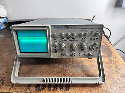 Buy Tektronix 2225 2-Channel 50MHz Analog Oscilloscope Powers On AS-IS • 99$