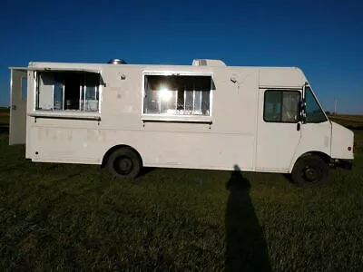 Buy Amazing 2001 Workhorse 26.5' Step Van Used Kitchen Food Truck For Sale In South  • 82,500$