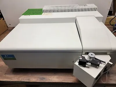 Buy Perkin Elmer Lambda 25 UV-Visible Spectrometer • 1,599.99$