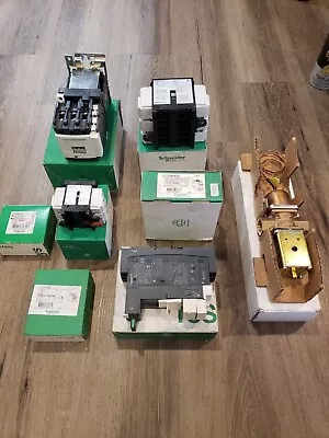 Buy Schneider Electric Lot Of 7 Breakers And Controllers 1 Johnson Controls Wt Valve • 350$