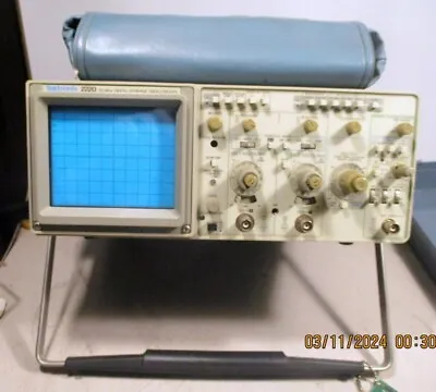 Buy Tektronix 2220 Oscilloscope With Manuals And Tek Probes-tested--super Nice!!!!!! • 222$