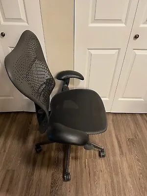 Buy Herman Miller Mirra 2 Chair - Used - Computer-Office Desk Chair • 119$