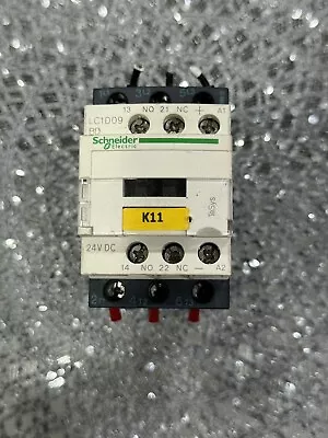 Buy SCHNEIDER ELECTRIC CONTACTOR LC1 D09  BD  24 V DC, LAD4TBDL Used • 15$