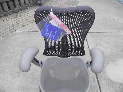 Buy Herman Miller Mirra Chair • 325$