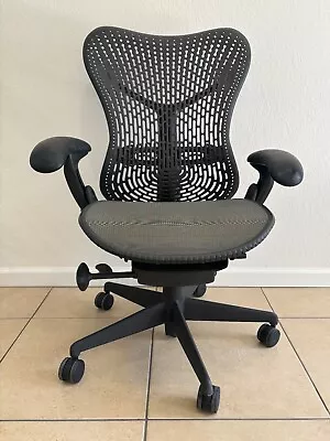 Buy Herman Miller Mirra Office Chair - Adjustable Features - Medium Seat Width   • 300$