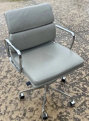 Buy Office Chair -  Herman Miller Soft Pad Chair - Amazing - Excellent Condition • 1,500$