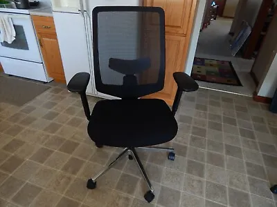 Buy Authentic Herman Miller Verus Task Office Desk Chair  • 175$