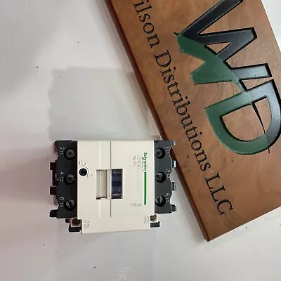 Buy SCHNEIDER ELECTRIC LC1D40 USED CONTACTOR Chipped • 30$