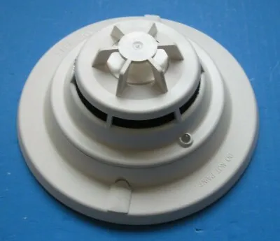 Buy Siemens Fp-11 Smoke Detector W/db-11 Base • 36.99$