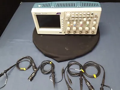 Buy Tektronix TDS2024C: Oscilloscope, 200MHz 4CH 2GS/s, With TPP0201 X 4ea (8239) • 2,000$