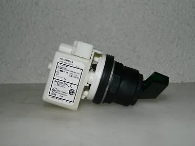 Buy Schneider Electric Selector Switch 30mm Mount Hole 2 Position 9001SK11J35LGFG • 36.40$