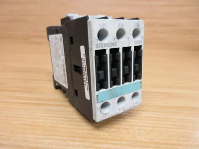 Buy Siemens 3RT1026-1BB40 Contactor 3RT10261BB40 Chipped Mount • 48.77$