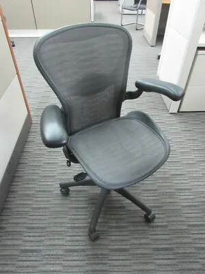 Buy Herman Miller Aeron Mesh Desk Chair Medium Size B Fully Adjustable Tux W/ Lumbar • 599.99$