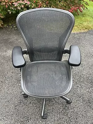 Buy Herman Miller Aeron Size B Medium Office Desk Chair Ergonomic Fully Loaded • 500$