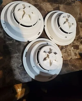 Buy Lot Of 3 Siemens  FP-11 Fire Alarm Smoke Detectors With Base Used Part Security  • 84.67$