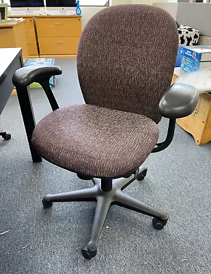Buy Herman Miller Ambi Office Chairs Maroon Pneumatic Adjustmen, Fabric 18 Available • 100$