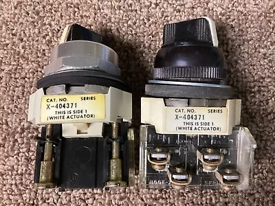 Buy Allen-Bradley X-404371 Selector Switches 3 Position Maintained-Lot Of 2 • 30$