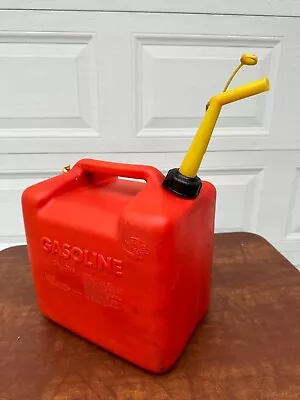 Buy Chilton 5 Gallon Gas Can Model P500  Vented Spout Made In U.S.A.     #1578 • 79.99$