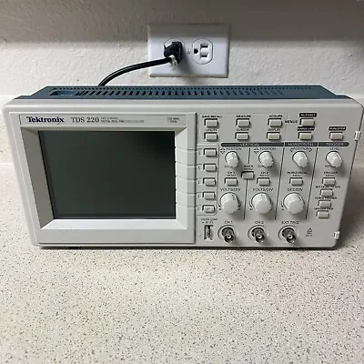 Buy Tektronix TDS 220 Two Channel Digital Real Time Oscilloscope W/ TDS2CM • 233.99$