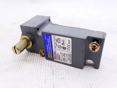 Buy Schneider Electric 9007co62b2 Limit Switch (154894 - Used) • 49.99$