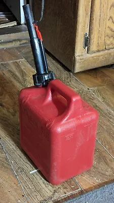 Buy Midwest 1 Gallon 4 Oz Red Plastic Gas Can Model 1200  • 12$
