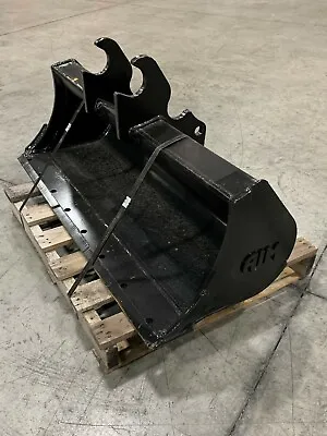 Buy New 48  Ditch Cleaning Bucket For A Kubota KX040 With Coupler  • 1,272$