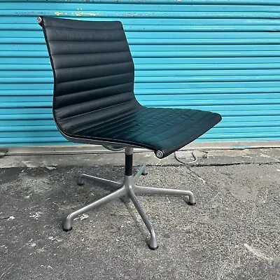Buy Authentic Herman Miller Eames Aluminum Group Side Office Chair Black • 499.99$