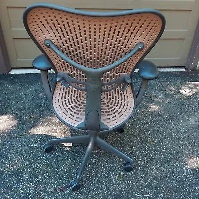Buy Herman Miller Mirra Chair - Computer-Office Desk Chair | Looks And Works Great • 325.13$