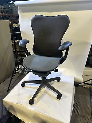 Buy Herman Miller Mirra Office Chair • 250$