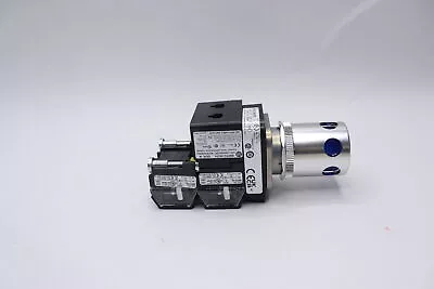 Buy Allen Bradley Momentary Push Button Full Voltage 12-130V 30 MM  800TC-QAH2BG1 • 113.90$