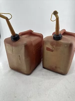 Buy 2 Vintage Chilton P500 5 Gallon Red Plastic Gas Can, Vented Old Style • 80$