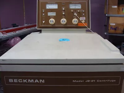 Buy Beckman Model J2-21 Centrifuge • 837$